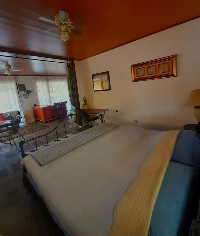 Nirvana Apartament Hostal Río Segundo エクステリア 写真